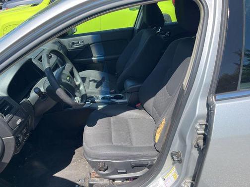 Brilliant Silver Metallic 2010 Ford Fusion SE