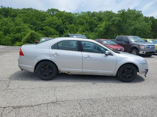 Brilliant Silver Metallic 2010 Ford Fusion SE