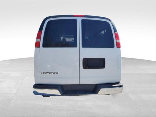 Summit White 2018 Chevrolet Express 2500 Work Van