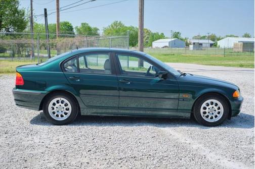 1999 BMW 323 323i Sedan 4D