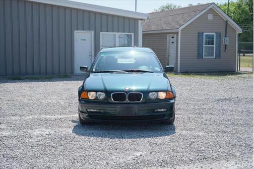 1999 BMW 323 323i Sedan 4D