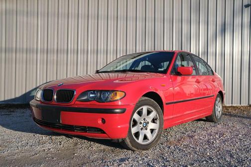 2004 BMW 325 325xi Sedan 4D