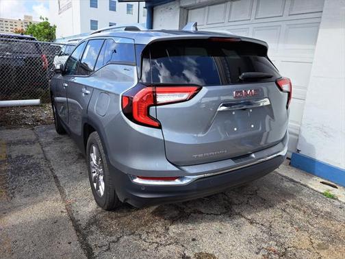 2023 GMC Terrain SLT