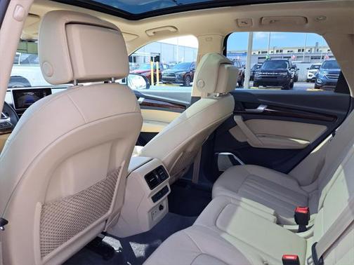 2020 Audi Q5 45 Premium Plus