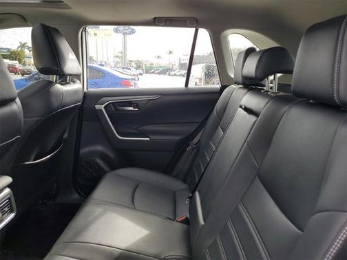 2021 Toyota RAV4 Hybrid XLE Premium