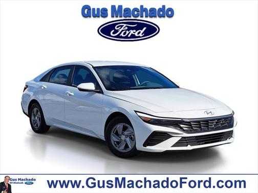 2024 Hyundai ELANTRA SE