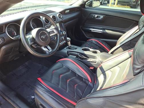 2022 Ford Mustang EcoBoost