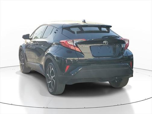 2022 Toyota C-HR XLE