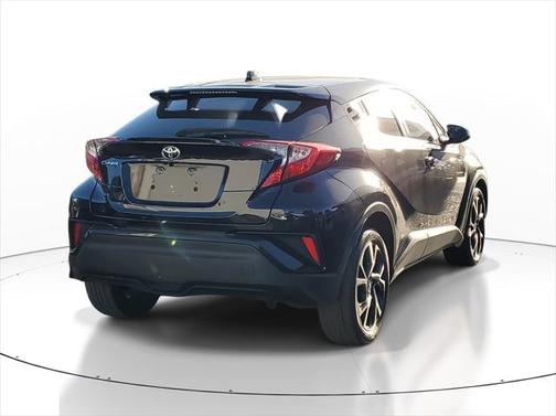 2022 Toyota C-HR XLE