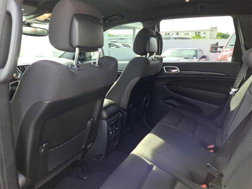 2022 Jeep Grand Cherokee Laredo