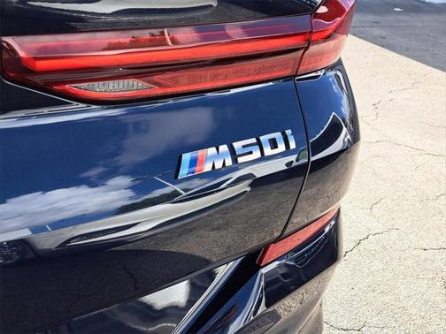 2021 BMW X6 M50i