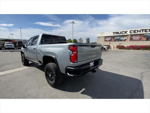 2024 Chevrolet Silverado 2500 4WD Crew Cab Standard Bed ZR2