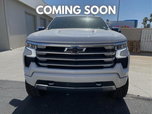 Iridescent Pearl Tricoat 2023 Chevrolet Silverado 1500 High Country