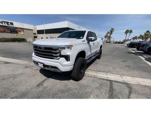 Iridescent Pearl Tricoat 2023 Chevrolet Silverado 1500 High Country
