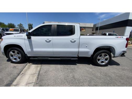 Summit White 2024 Chevrolet Silverado 1500 LT