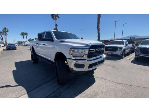 2021 RAM 2500 Tradesman Crew Cab 4x4 6'4' Box