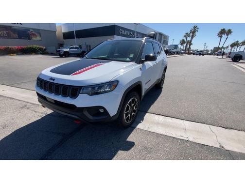 Bright White Clearcoat 2025 Jeep Compass Trailhawk