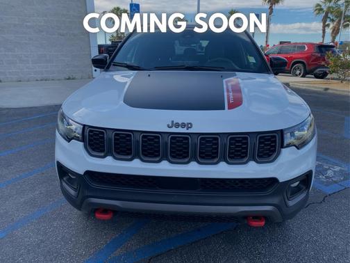 Bright White Clearcoat 2025 Jeep Compass Trailhawk