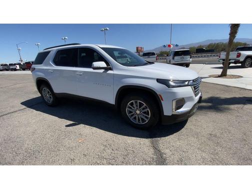 Summit White 2023 Chevrolet Traverse LT Cloth