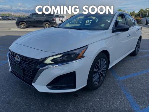 Glacier White 2025 Nissan Altima SV FWD
