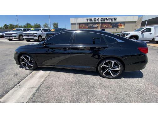 Crystal Black Pearl 2022 Honda Accord Sport 1.5T