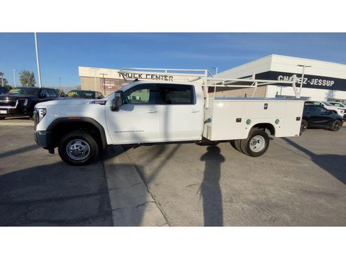 2026 GMC Sierra 3500 SLE