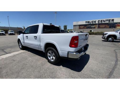 Bright White Clearcoat 2025 RAM 1500 Big Horn/Lone Star