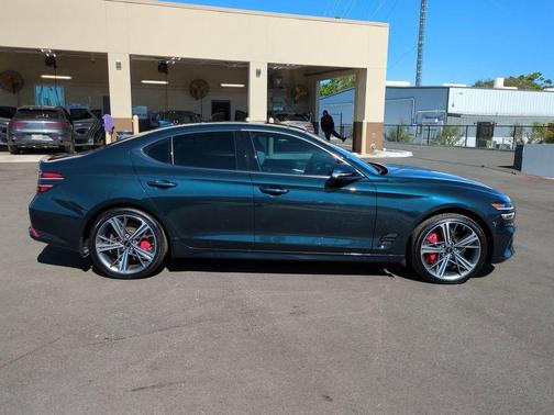 2025 Genesis G70 2.5T