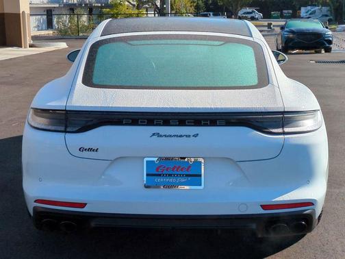 2022 Porsche Panamera 4 Platinum Edition