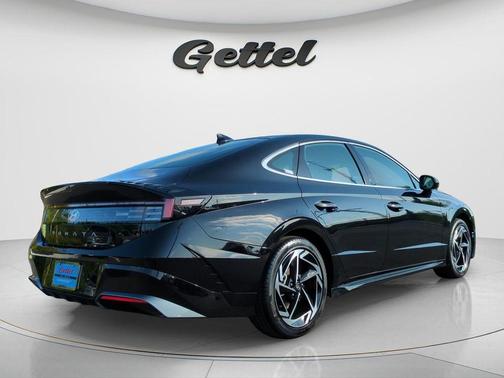 Onyx Black 2024 Hyundai SONATA SEL