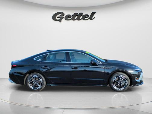 Onyx Black 2024 Hyundai SONATA SEL