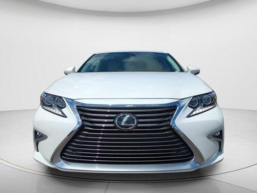 White Pearl 2018 Lexus ES 350 Base