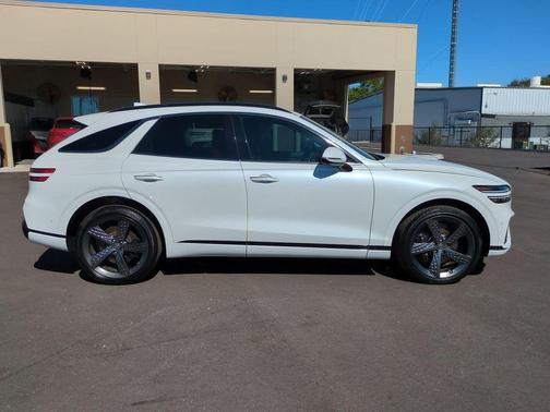 2025 Genesis GV70 2.5T
