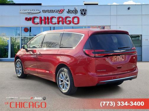 2026 Chrysler Pacifica Select