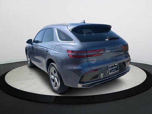 2026 Genesis GV70 2.5T Advanced