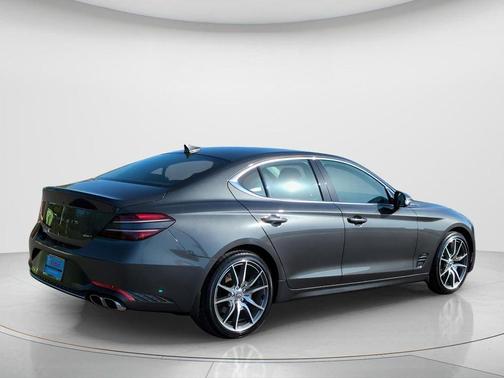Makalu Gray 2023 Genesis G70 2.0T