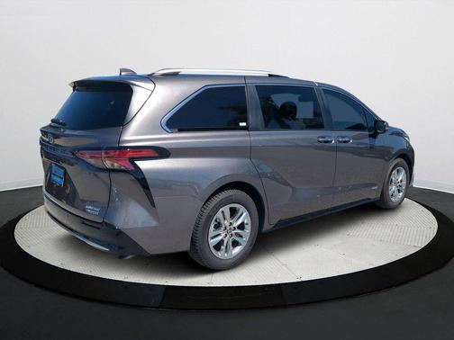 2021 Toyota Sienna 