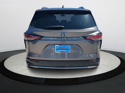 2021 Toyota Sienna 