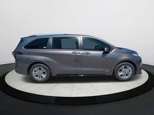 2021 Toyota Sienna 