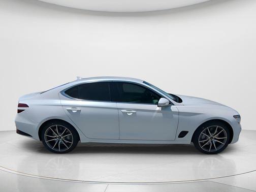 Alta White 2026 Genesis G70 2.5T