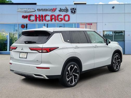2024 Mitsubishi Outlander SE