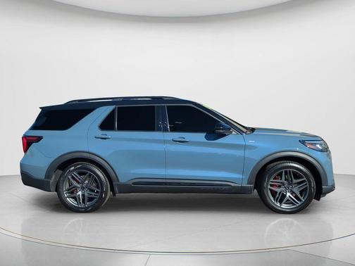 Vapor Blue Metallic 2025 Ford Explorer ST-Line