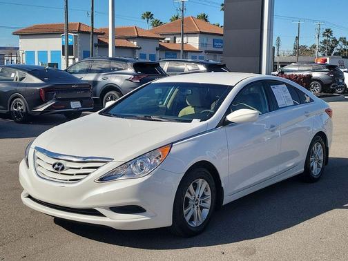 2012 Hyundai SONATA GLS