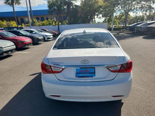 2012 Hyundai SONATA GLS