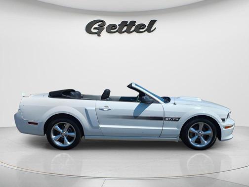 White 2008 Ford Mustang GT