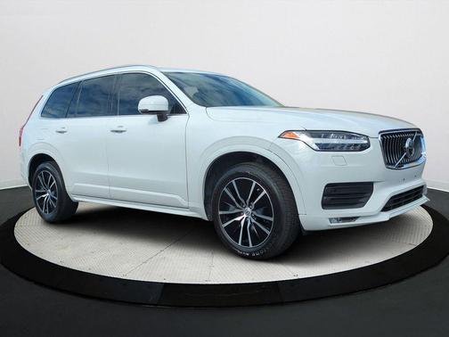 2020 Volvo XC90 T6 Momentum 7 Passenger