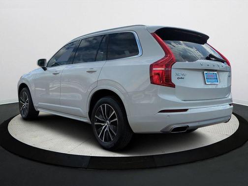 2020 Volvo XC90 T6 Momentum 7 Passenger