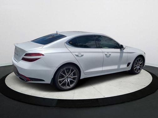 2026 Genesis G70 2.5T Standard