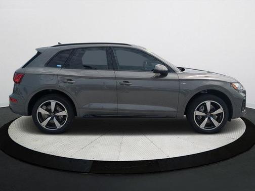 2023 Audi Q5 45 S line Prestige