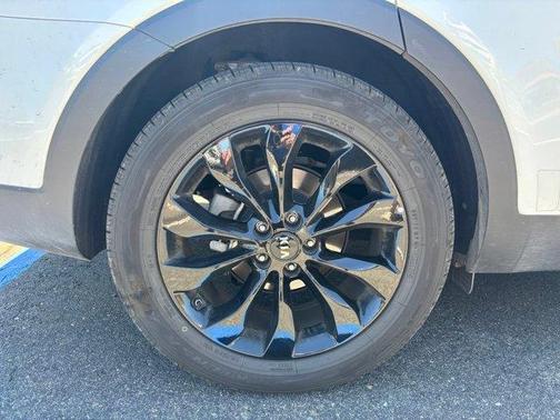 Snow White Pearl 2019 Kia Sorento LX